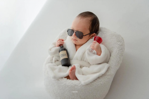 代怀哪里最便宜宝宝嘴唇上翘